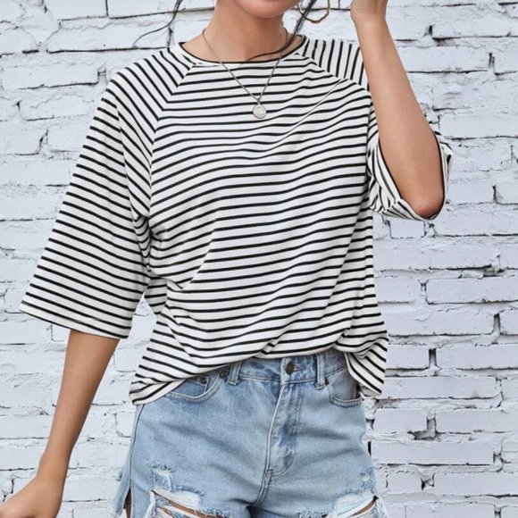 Tops - Raglan Sleeve Striped Print Tee shirt black white